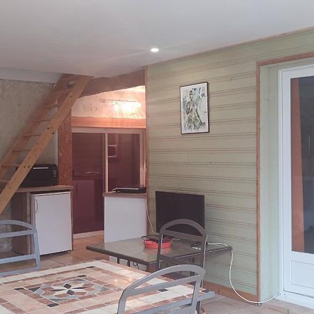 Gîte ANIS Gémozac Extérieur photo