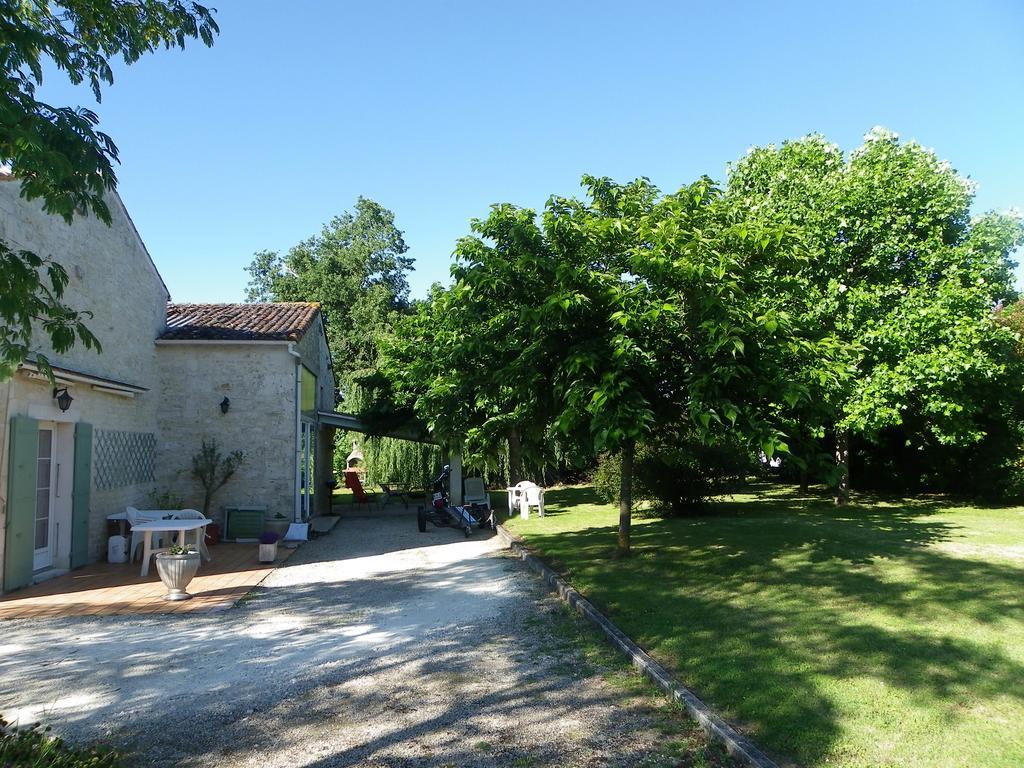 Gîte ANIS Gémozac Extérieur photo
