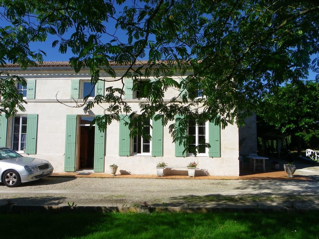 Gîte ANIS Gémozac Extérieur photo